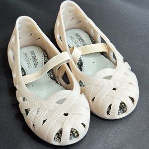 Mini Melissa size 8